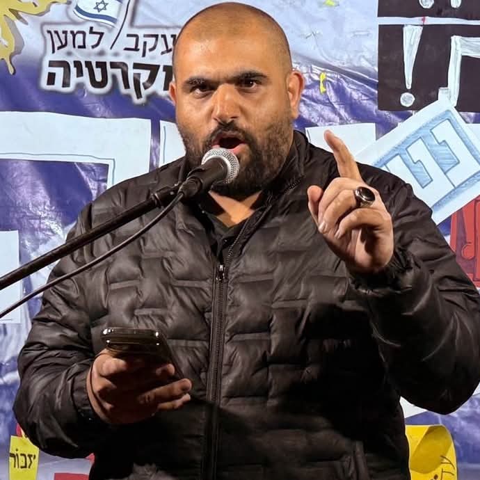 גאלב נואם בעצרת